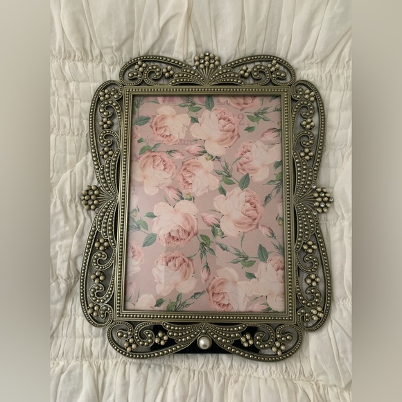 Ornate picture frame - Picture 1 of 4